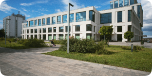 Zaialumni launches Ronnie JD Crossing Divides.